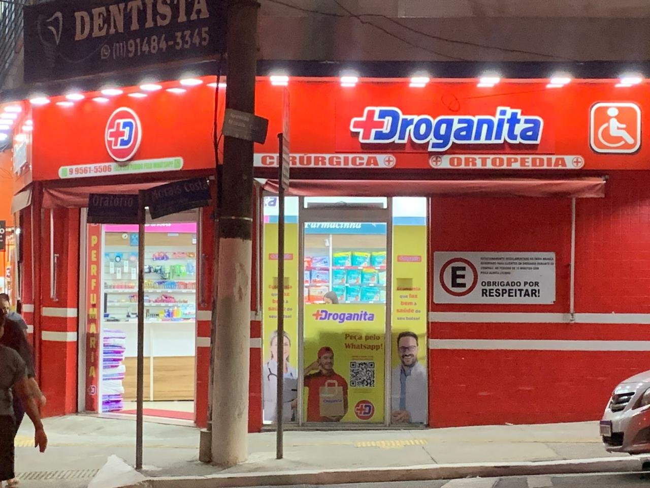 Fachada da Droganita Popular na Avenida do Oratório, Vila Industrial, São Paulo